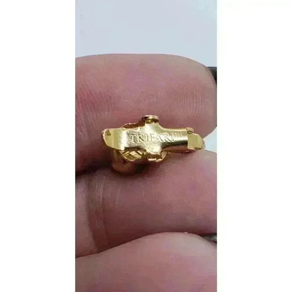 Vintage Trifari Multi 3 Heart Big Hoop Earrings All 3 Spin Gold Signed RARE HTF - Picture 11 of 11